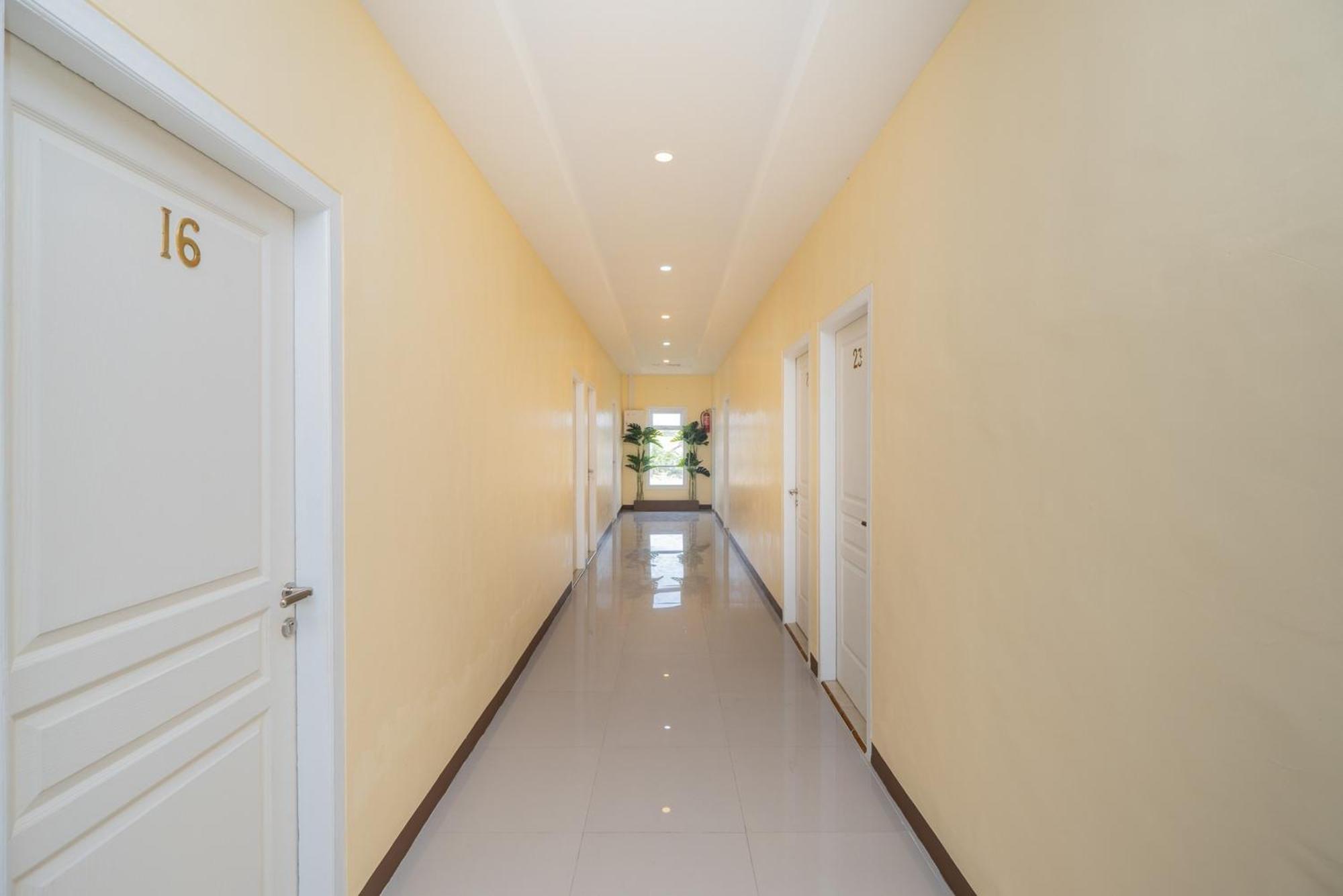 Reddoorz Syariah Near Rsud Dr Iskak Tulungagung 호텔 Kedungwaru 외부 사진