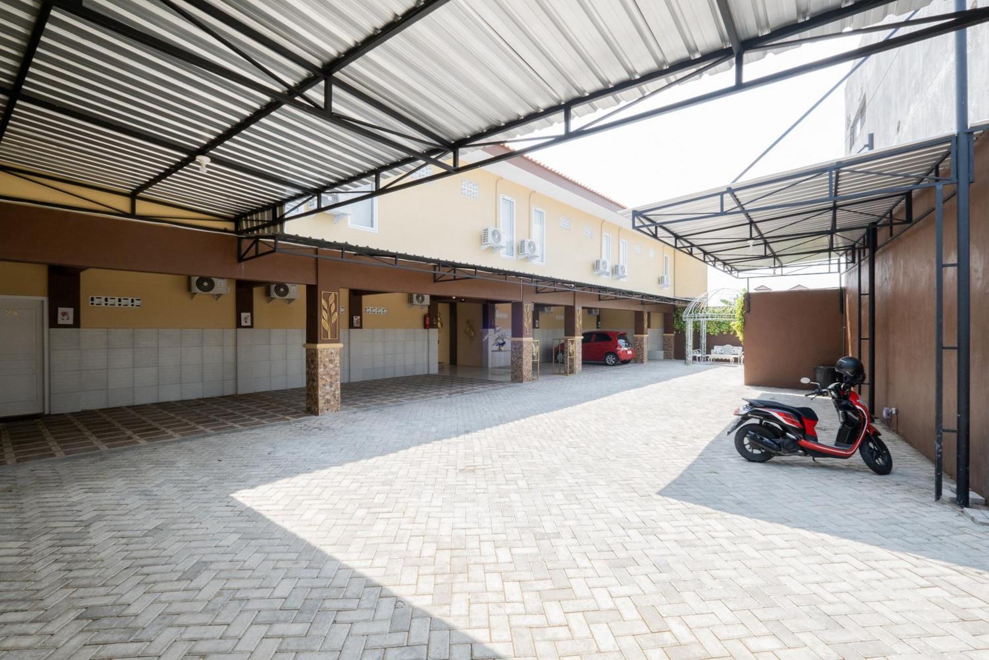 Reddoorz Syariah Near Rsud Dr Iskak Tulungagung 호텔 Kedungwaru 외부 사진