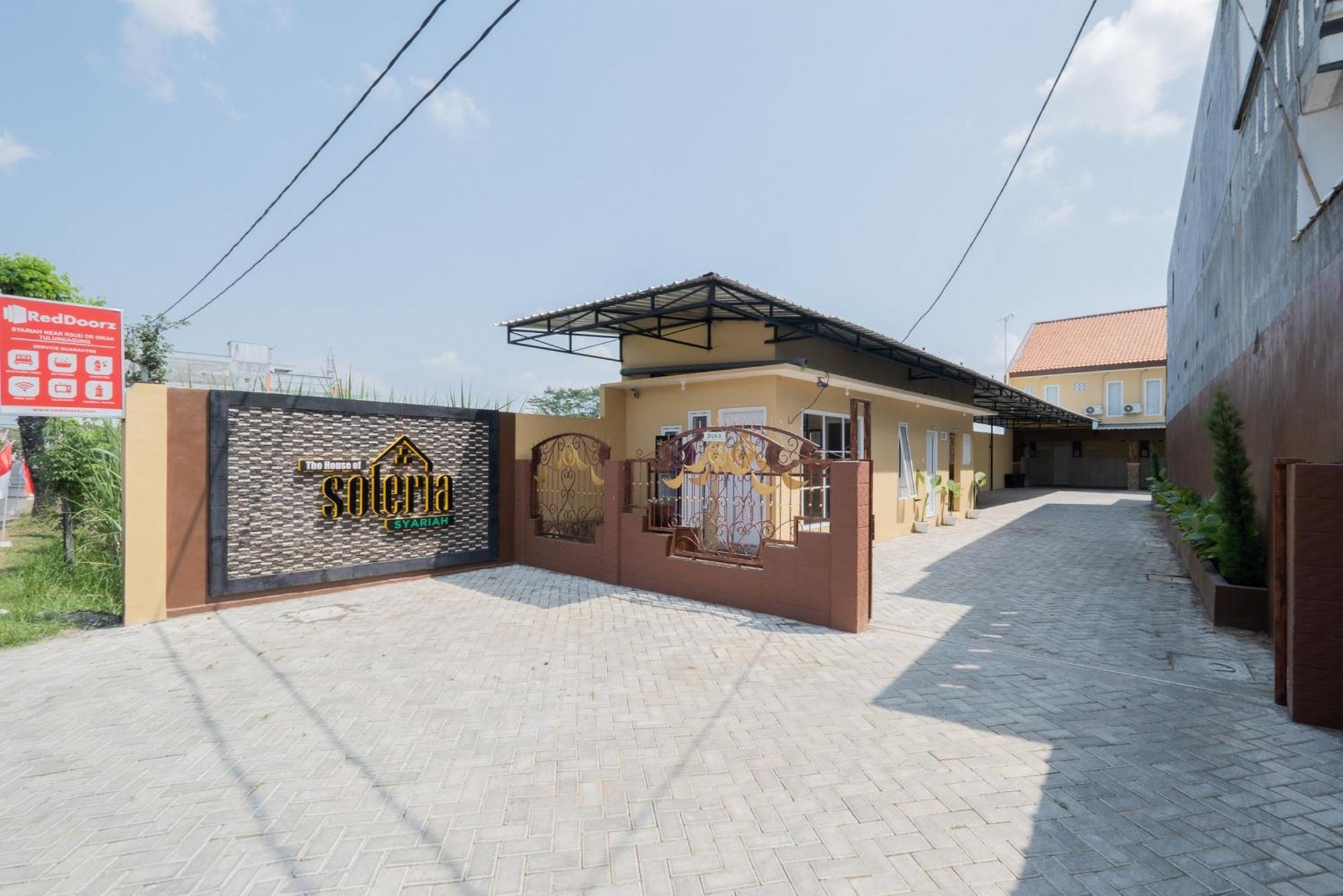 Reddoorz Syariah Near Rsud Dr Iskak Tulungagung 호텔 Kedungwaru 외부 사진